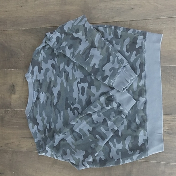 SOULCYCLE X SUNDRY CAMO SWEATSHIRT WOMANS L - Picture 6 of 7